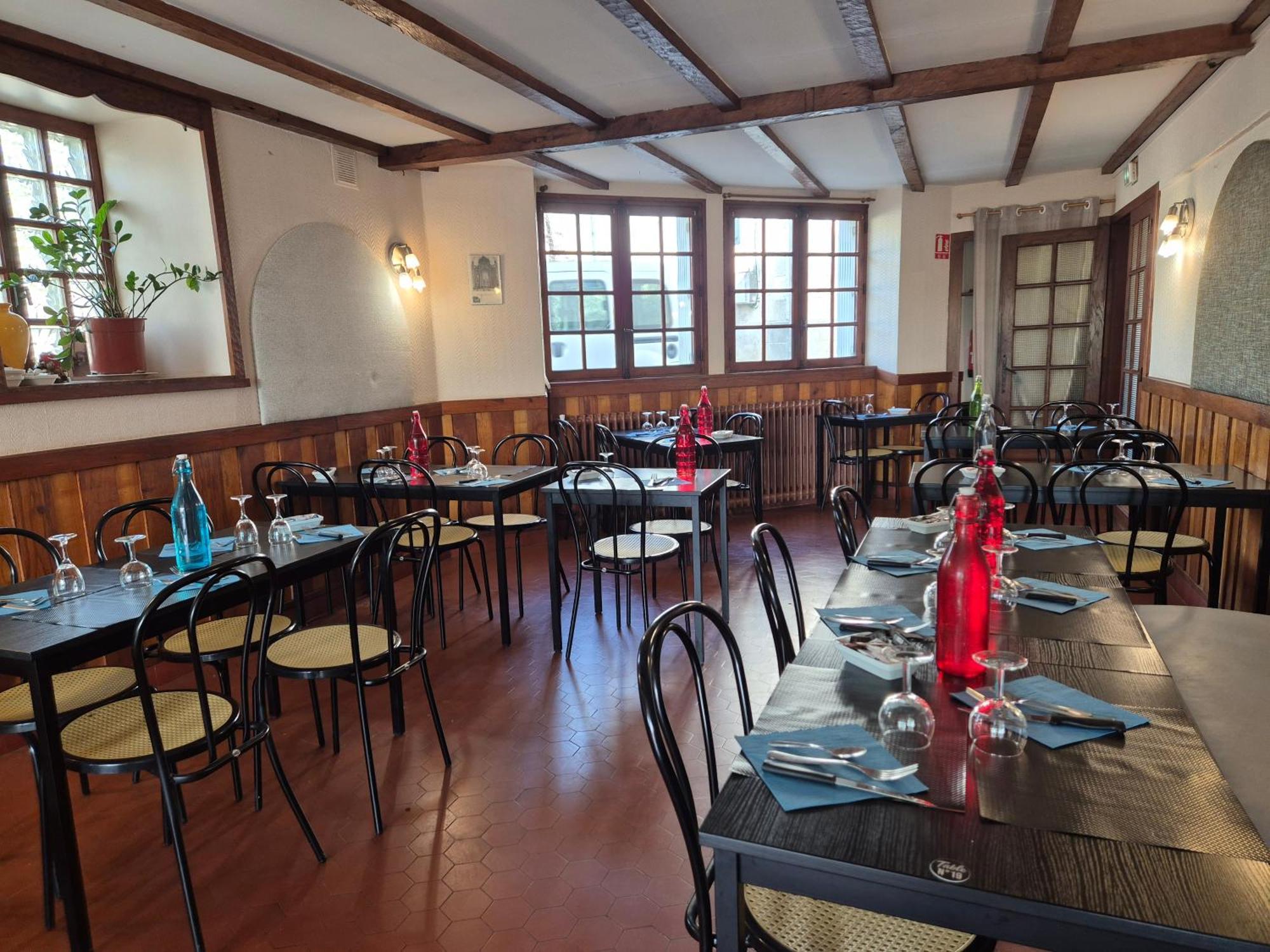 Logis Hotel Restaurant L'Oustal Naves  Eksteriør billede