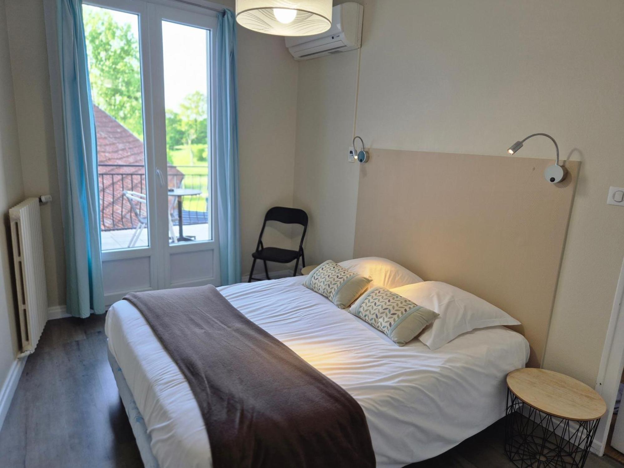 Logis Hotel Restaurant L'Oustal Naves  Eksteriør billede